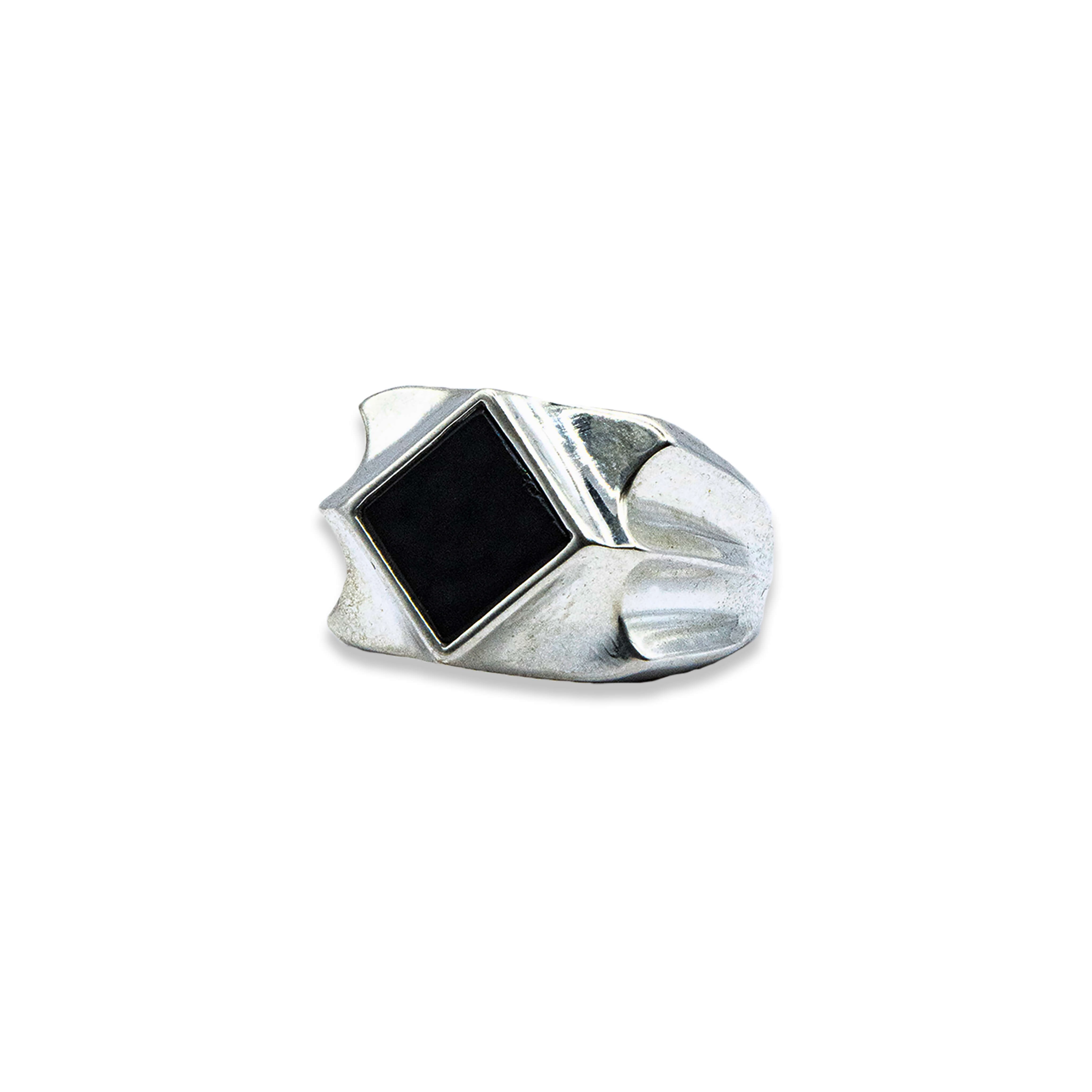 DRESS HIPPY/DEUCE ONYX RING