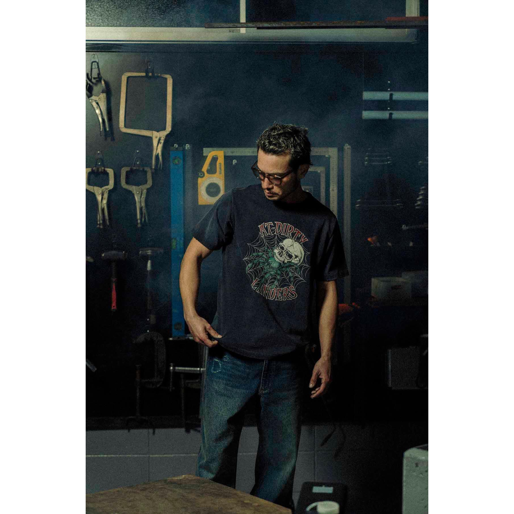 New name！ / AT-DIRTY/SKULL SPIDER S/S TEE (W.BLACK)