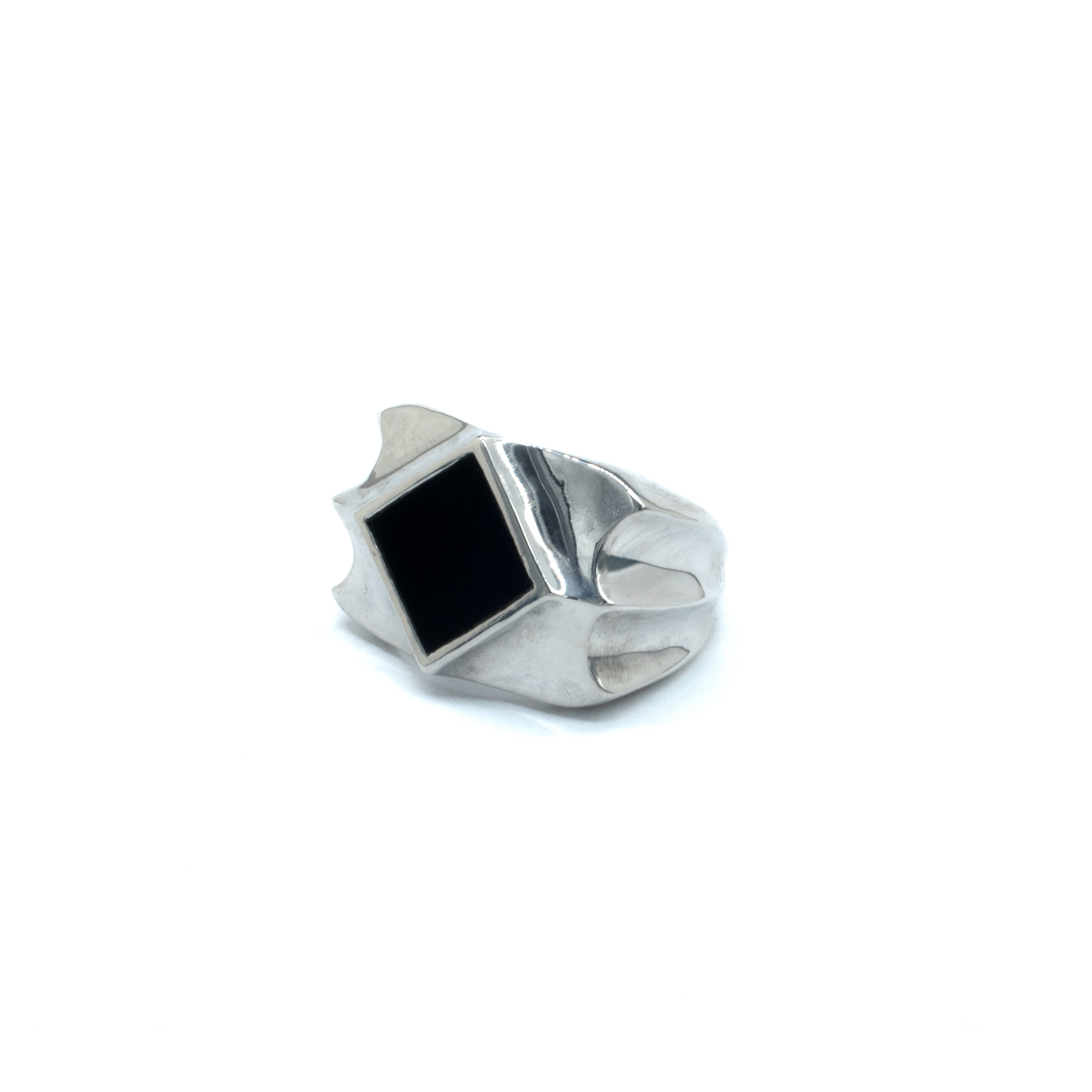 DRESS HIPPY/DEUCE ONYX RING